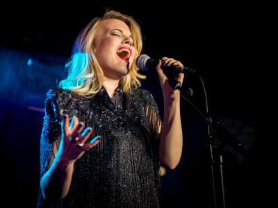 Mollie Marriott on vocals